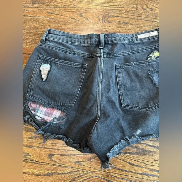 Zara Trafaluc Black Ripped Evil Eye, Palm, Ice Cream Patch Shorts size 8/40 1086 - Picture 8 of 12